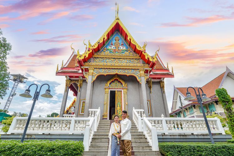 タイの民族衣装で撮影