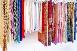 タイ民族衣装　豊富なカラーバリエーション
